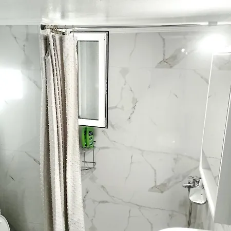 Apartament Whitehouse *